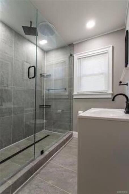 Home Away From Home On Lasalle - 3 Bd 2 Bth Slps 6 Niagara Falls Esterno foto